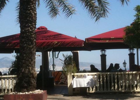 Έκρηξη από χειροβομβίδα σε ιταλικό εστιατόριο στην Καστέλα