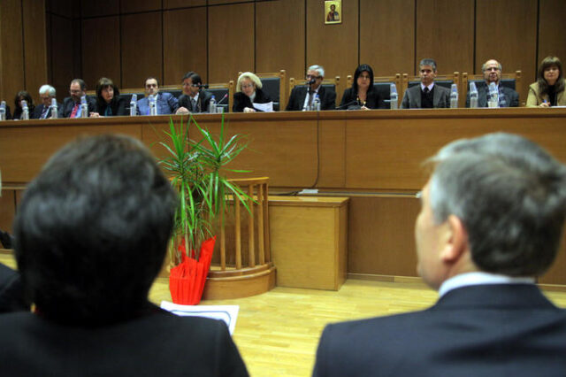 Οι δικαστές στο πλευρό της κυβέρνησης