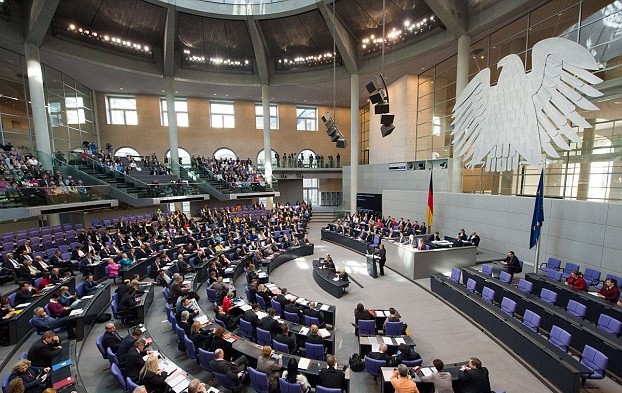 Το Βερολίνο βλέπει θετικά τη λίστα Βαρουφάκη. Τη Παρασκευή θα “μιλήσει” η γερμανική βουλή
