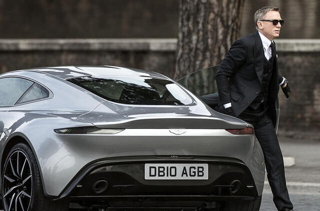 Η καταδίωξη της Jaguar C-X75 από την Aston Martin DB10 στη νέα ταινία του Τζέιμς Μποντ