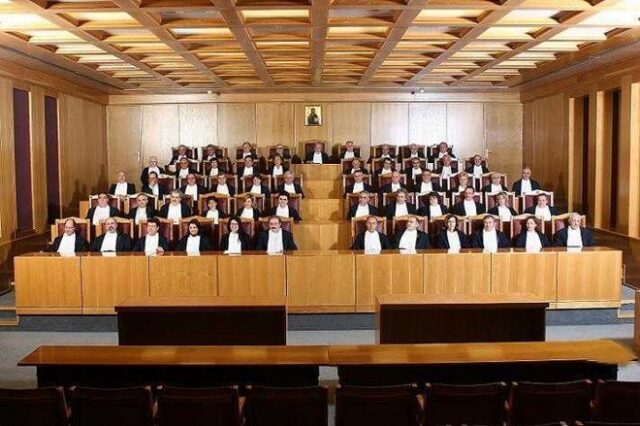 Αντισυνταγματικές οι περικοπές στις συντάξεις δικαστών