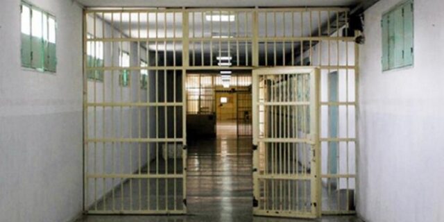 Δραπέτης συνελήφθη μετά από εμπλοκή σε τροχαίο