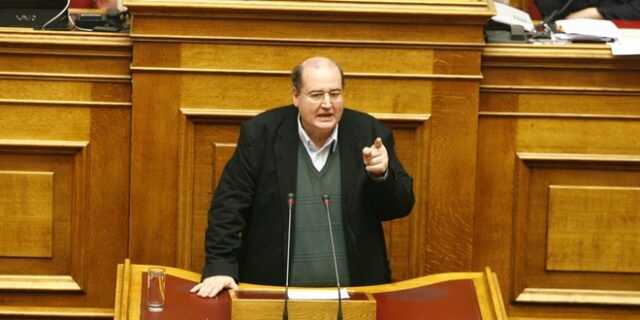 Φίλης: Είναι η στιγμή ο Σαμαράς να συνεισφέρει στην προσπάθεια για το χρέος