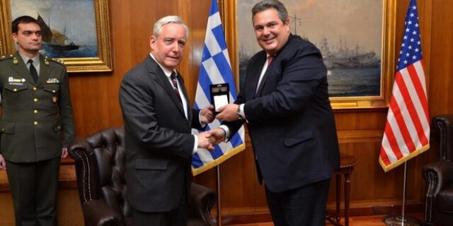 Συναντήσεις Καμμένου με τους πρέσβεις Ρωσίας και ΗΠΑ