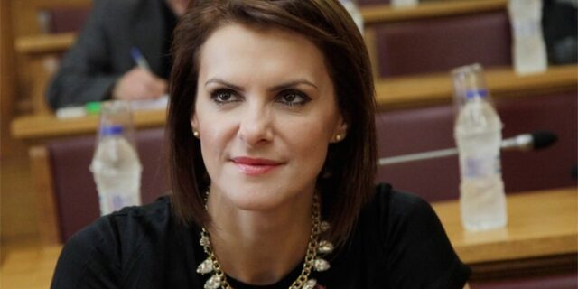 Η Κατερίνα Μάρκου προκαλεί και εξηγεί γιατί δεν πρέπει να ηλεκτροδοτήσουμε δωρεάν τους φτωχούς