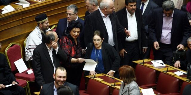 Βουλή: Η ορκωμοσία των νέων βουλευτών, οι πρωτιές και τα παραλειπόμενα