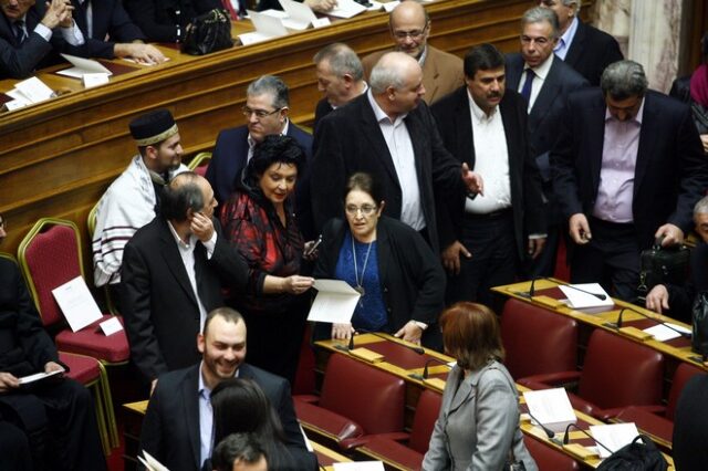 Βουλή: Η ορκωμοσία των νέων βουλευτών, οι πρωτιές και τα παραλειπόμενα