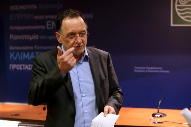 Νόμο που ‘πετσοκόβει’ τις αρμοδιότητες της ΡΑΕ προανήγγειλε ο Λαφαζάνης