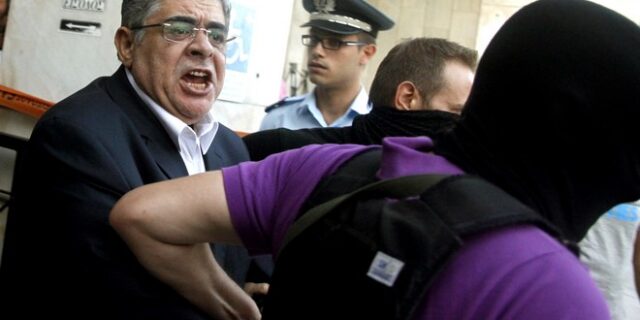 Άδεια για να μεταβούν στη Βουλή παίρνουν οι έξι προφυλακιστέοι βουλευτές της Χρυσής Αυγής