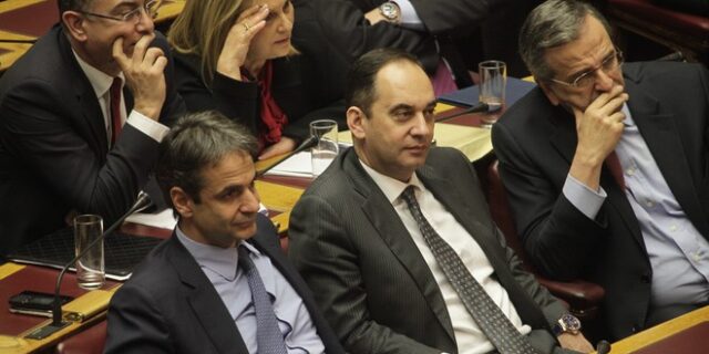 Βάζουν τα μαχαίρια στη θήκη τους αναβάλλοντας τη συνεδρίαση της Κ.Ο. της Νέας Δημοκρατίας