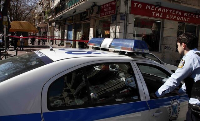 Χειροπέδες σε «ραφτάδικα-γαλέρες» του κέντρου για σωρεία εικονικών ασφαλίσεων του προσωπικού
