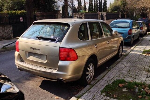 Ο “λιτός βίος” του Βαρουφάκη φέρνει τον Φόρο Επιδεικτικής Ζωής