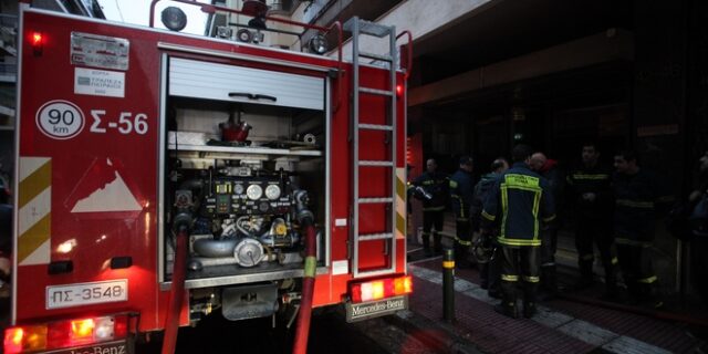 Θεσσαλονίκη: Φωτιά σε τροχόσπιτο και ΙΧ τα ξημερώματα