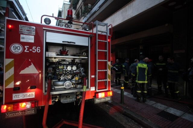 Θεσσαλονίκη: Φωτιά σε τροχόσπιτο και ΙΧ τα ξημερώματα