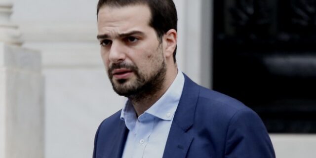 Σακελλαρίδης: Η κίνηση της ΕΚΤ δεν βάζει σε κίνδυνο τις τράπεζες. Είναι μέτρο πολιτικής πίεσης