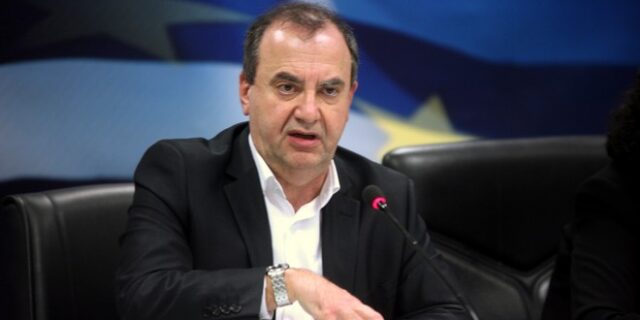 Μπλόκο με νόμο στη μείωση των συντάξεων