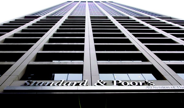 Standard & Poor’s: Χαμηλός ο κίνδυνος επέκτασης αναταραχής στην Ευρωζώνη από την Ελλάδα
