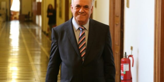 Συνάντηση Δραγασάκη-ΟΤΟΕ: Δημιουργία φορέα για τα “κόκκινα” δάνεια