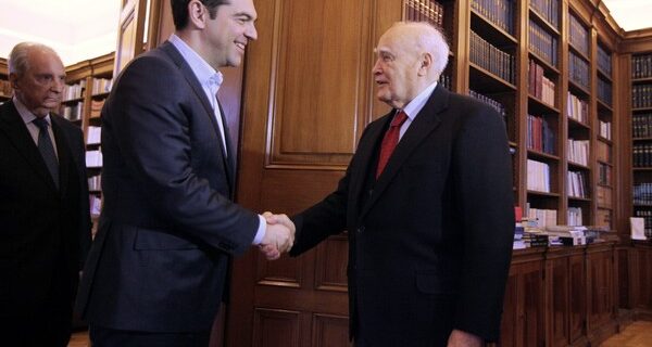 Τσίπρας: Ελπίζω ότι θα ξεπεράσουμε τον κάβο – Παπούλιας: Ιστορική στιγμή για την Ευρώπη