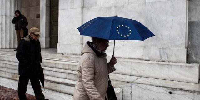 Τράπεζα της Ελλάδος: Οι μισθοί κατέρρευσαν, οι επιχειρήσεις κέρδισαν