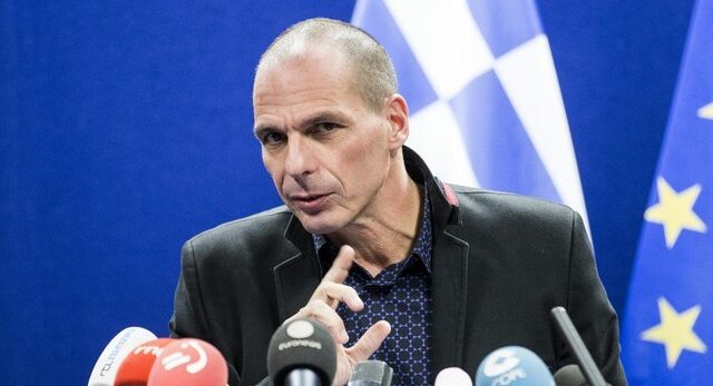 Βαρουφάκης: Η Ελλάδα δεν μπορεί να αποπληρώσει ΔΝΤ και ΕΚΤ