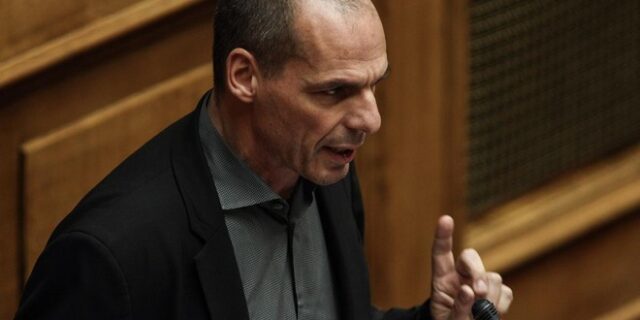 Der Standard: Γιάνης Βαρουφάκης, ο ατρόμητος αντίπαλος που προκαλεί την Τρόικα