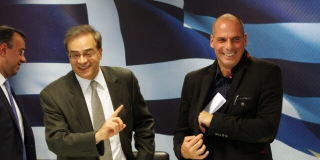 Σύγκριση των e-mail Βαρουφάκη και Χαρδούβελη: Τι δεν θα κάνει ο ΣΥΡΙΖΑ