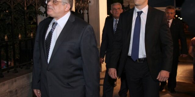 Στο σκαμνί 18 νυν και πρώην βουλευτές της Χρυσής Αυγής