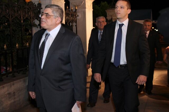 Στο σκαμνί 18 νυν και πρώην βουλευτές της Χρυσής Αυγής