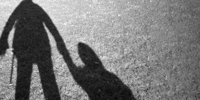Συνελήφθη παιδόφιλος τη στιγμή που θώπευε αγοράκι 2,5 ετών