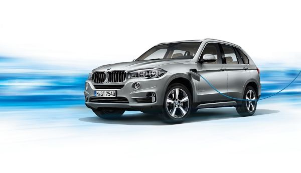 BMW X5 xDrive40e. Με 313 ίππους και κατανάλωση 3,4 λίτρα στα 100 χλμ.