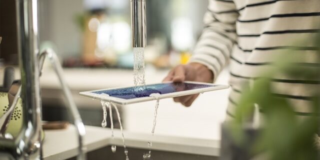 Το νέο Sony Xperia™ Z4 tablet αλλάζει τα δεδομένα της ψυχαγωγίας