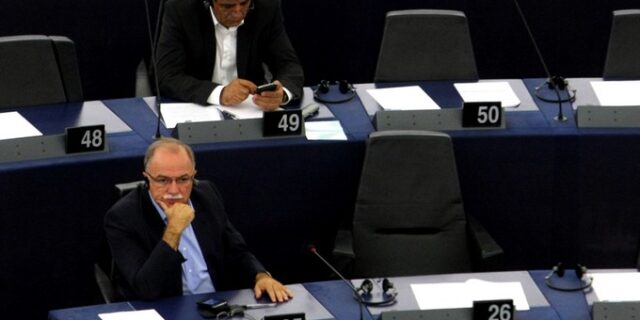 Παπαδημούλης: Οι εθνικές επέτειοι να εορτάζονται με λιγότερα έξοδα και χωρίς πολύ ‘ταρατατζούμ’