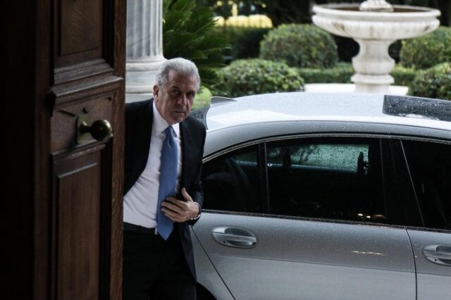 Παρέμβαση Αβραμόπουλου μετά το Πάσχα, με ‘εθνικό περιεχόμενο’