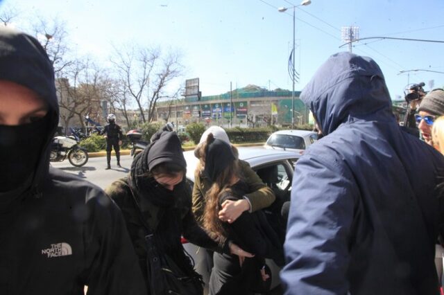 Πατέρας Αγγελικής: Προϊόν εκμετάλλευσης με απώτερο σκοπό την ψυχολογική πίεση η προφυλάκιση της μητέρας και της συζύγου του Τσάκαλου