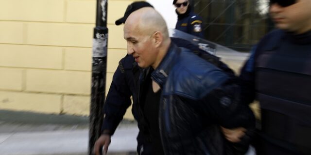 ‘Η Λίτσα μου ‘έκλεψε’ 1,5 εκατ. ευρώ’, λέει ο Π. Βλαστός