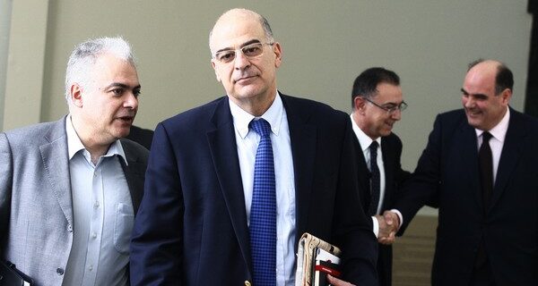 Συνέδριο για να ξαναγίνει η Ν.Δ η μεγάλη παράταξη του Κωνσταντίνου Καραμανλή ζητά ο Δένδιας