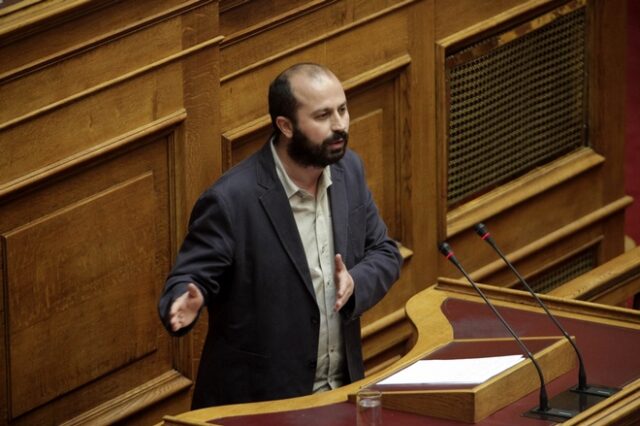 Ο Διαμαντόπουλος ζητά ‘εκτός έδρας’ για τις περιοδείες του: Δικαιούμαι τροφή, στέγη και μέσο μετακίνησης