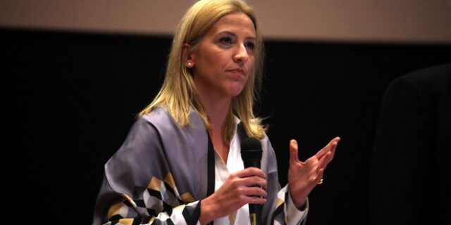 ‘Καρφί’ Δούρου: Δεν γίνεται πολιτική στο Twitter αλλά αυτοπροβολή