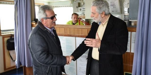Το πολύπαθο ‘Βιτσέντζος Κορνάρος’ υποδέχτηκε ο Δρίτσας στον Πειραιά