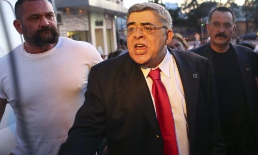 Χρυσή Αυγή: Αποφυλακίζονται Μιχαλολιάκος και Λαγός