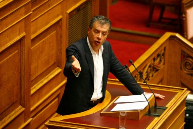 Θεοδωράκης: Το δίλημμα είναι σύγκρουση με τα συμφέροντα, με το λόμπι της δραχμής ή ευρωπαϊκή πορεία