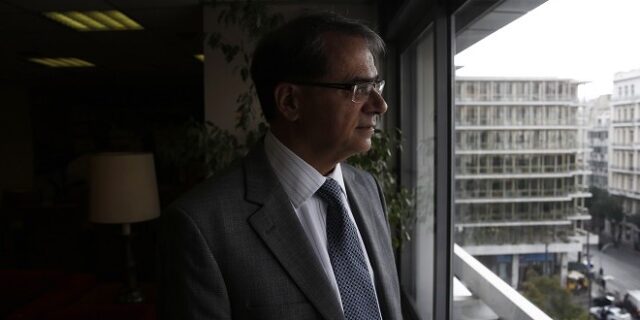 Πυρά ΣΥΡΙΖΑ για Χαρδούβελη: Έκθετοι όσοι τον έβαλαν να διαχειρίζεται τις τύχες της οικονομίας