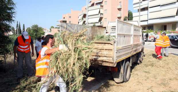 Αυξάνονται οι αμοιβές για τους 50.000 ανέργους της Κοινωφελούς