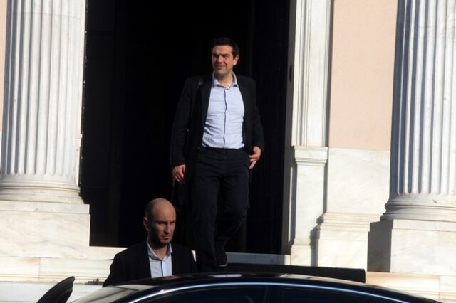 Μαξίμου: Ενιαία συμφωνία κι όχι σε δύο φάσεις