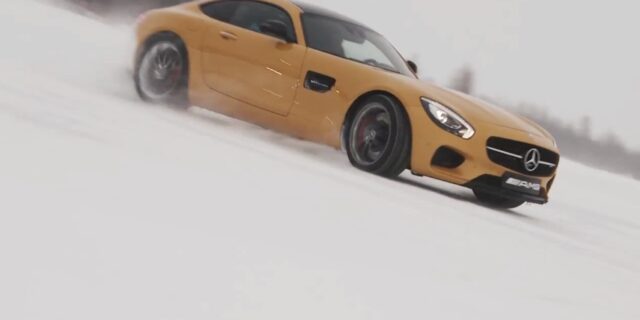 Ο Μίκο Χίρβονεν ντριφτάρει με μια Mercedes-AMG GT S σε παγωμένη λίμνη