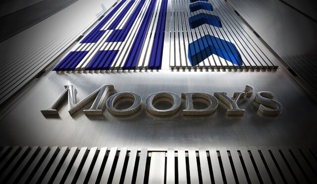 Πολιτική παρέμβαση της Moody’s για συνεννόηση στο εσωτερικό της κυβέρνησης
