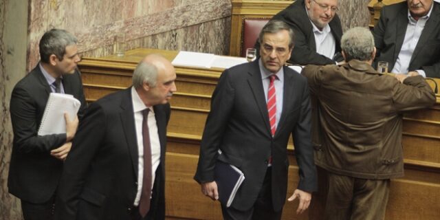 Κόντρας συνέχεια Κωνσταντοπούλου – Σαμαρά. Αποχώρησε σύσσωμη η Αξιωματική Αντιπολίτευση από τη βουλή