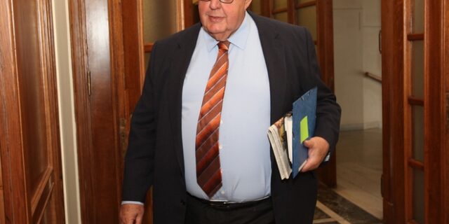 Πάγκαλος: Είμαι υπέρ του φόρου λίπους, αρκεί να εξαιρέσουμε το ελαιόλαδο και τη βαζελίνη