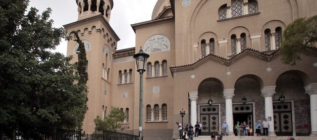 Αστυνομικοί ‘Μαϊμού’ εισέβαλαν σε σπίτια αλλοδαπών και τους λήστευαν